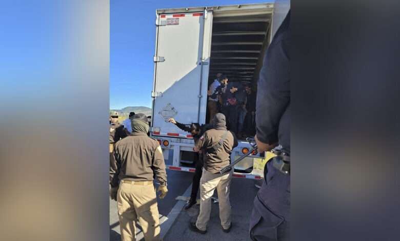 VINCULAN A PROCESO A SIETE PERSONAS POR TRANSPORTAR A MÁS DE 100 MIGRANTES EN COAHUILA
