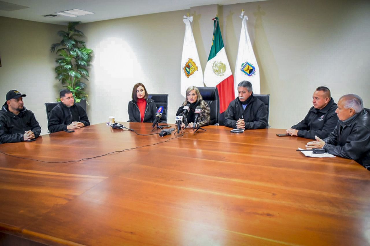 ENCABEZA NORMA TREVIÑO GALINDO, RUEDA DE PRENSA.