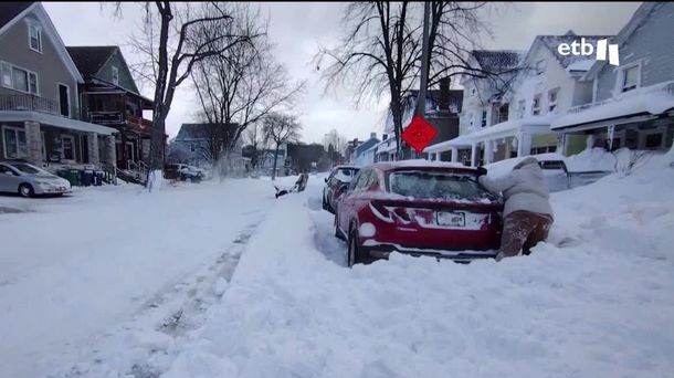 TORMENTA INVERNAL EN EE.UU.: VÍCTIMAS, CANCELACIONES DE VUELOS, NIEVE Y ÚLTIMAS NOTICIAS