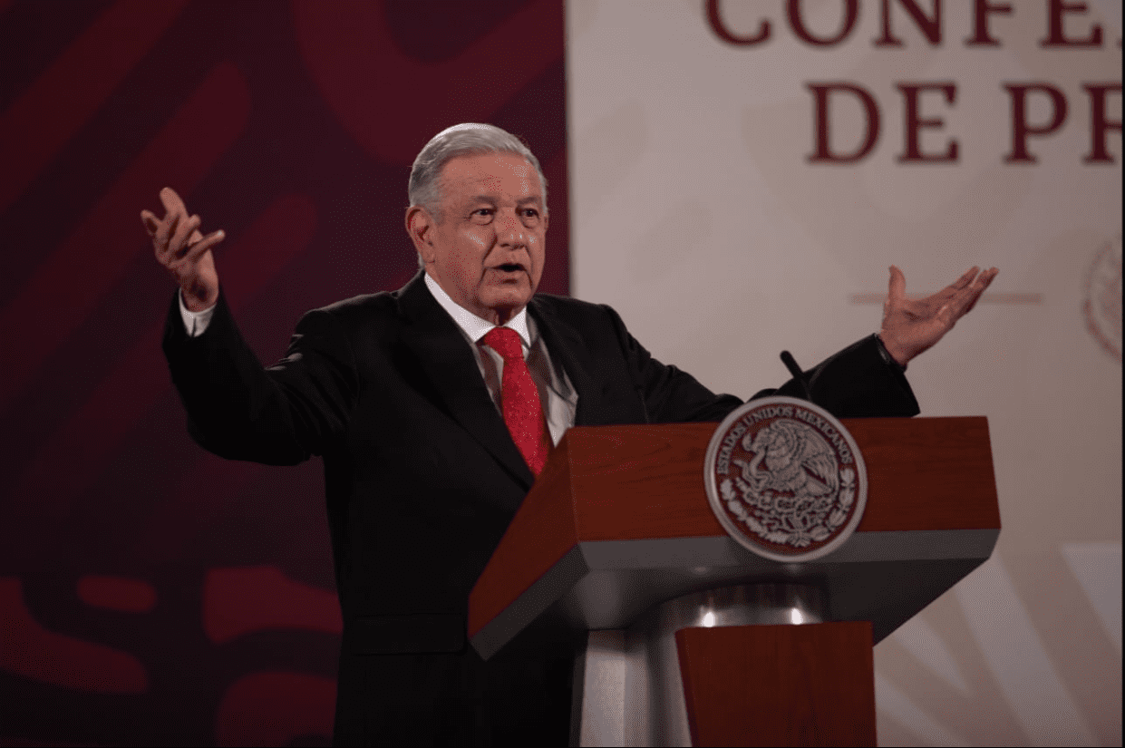 «QUE SE VAYAN A ENGAÑAR A OTRA PARTE, QUIEREN SEGUIR ATACÁNDONOS»: AMLO AL INE POR REFORMA ELECTORAL