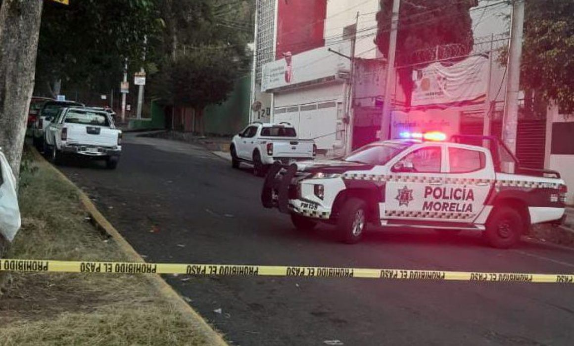 LANZAN GRANADA A OFICINAS DE COMISIÓN ESTATAL DE AGUA, EN MORELIA