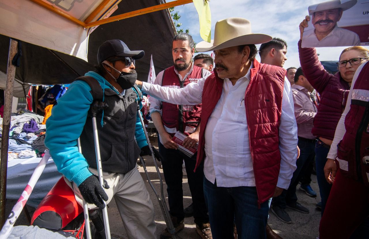 “ESTAMOS ARMANDO EL CAMBIO; RECIBEN COMERCIANTES Y EL PUEBLO DE TORREÓN ALPRECANDIDATO DE MORENA, ARMANDO GUADIANA