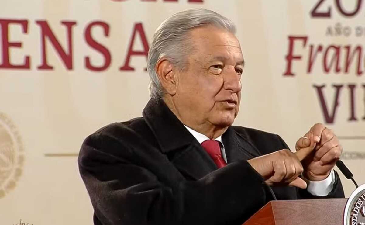 «¿POR QUÉ ESTÁ DESTRUYENDO AL PAÍS?»; AMLO REVELA QUE FUE INCREPADO EN AVIÓN DE REGRESO A LA CDMX