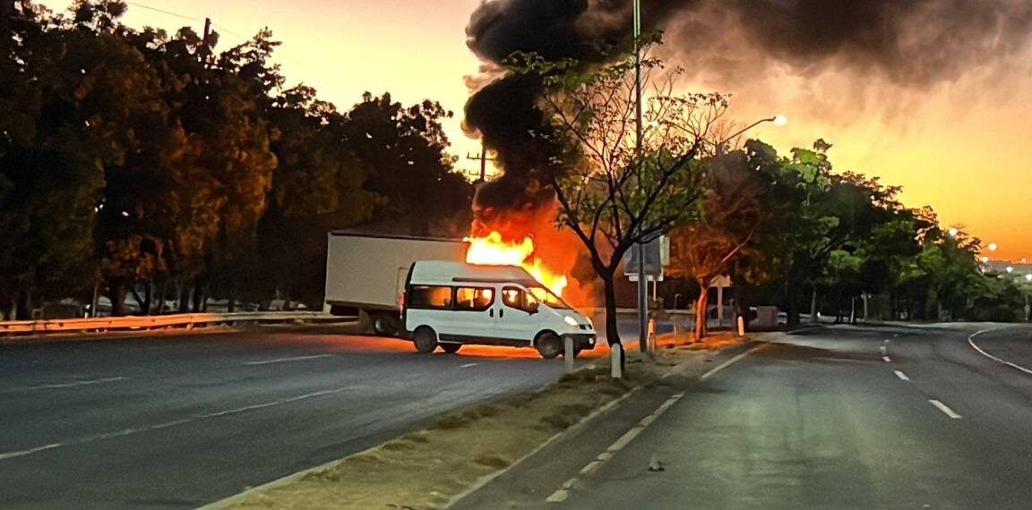INFIERNO EN CULIACÁN… REPORTARON NARCOBLOQUEOS, BALACERAS Y DESPOJO DE VEHÍCULOS; SUSPENDEN CLASES