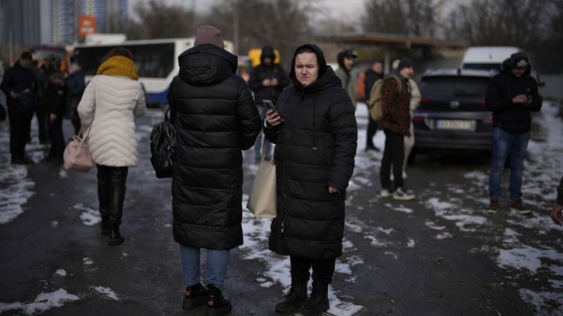 KIEV REPORTA ATAQUES RUSOS Y PREPARA INSTRUCCIÓN DE TANQUES