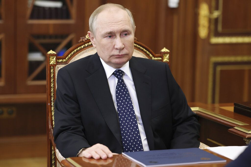 BORIS JOHNSON REVELA PRESUNTA AMENAZA DE PUTIN; «UN MISIL TARDARÍA UN MINUTO»