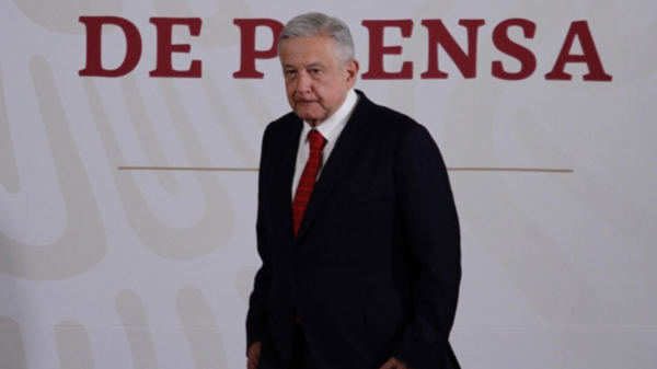 AMLO ACUSA A EU DE DEGRADAR CATEGORÍA AÉREA POR NO COINCIDIR CON CONSTRUCCIÓN DEL AIFA