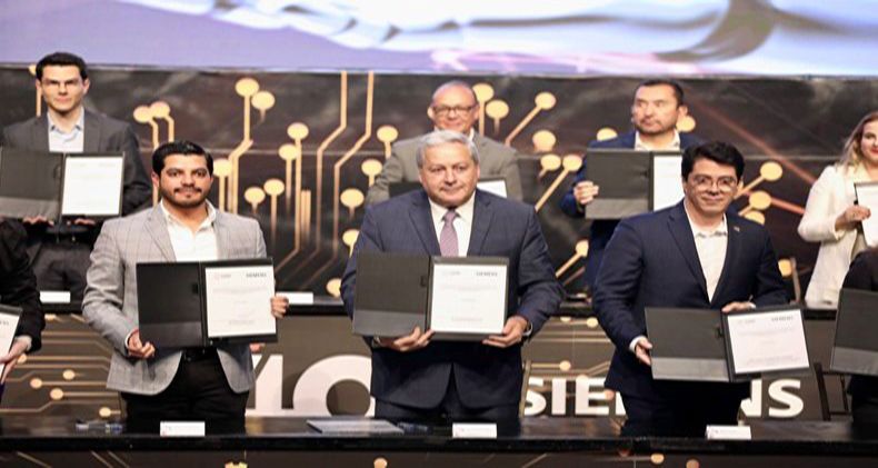 INAUGURA CHEMA FRAUSTRO EVENTO INNOVACIÓN 4.0 SALTILLO