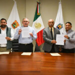 FIRMA MUNICIPIO CONVENIO CON LA UAD Y LA UAC PARA RECIBIR MÉDICOS PARA REALIZAR SERVICIO SOCIAL