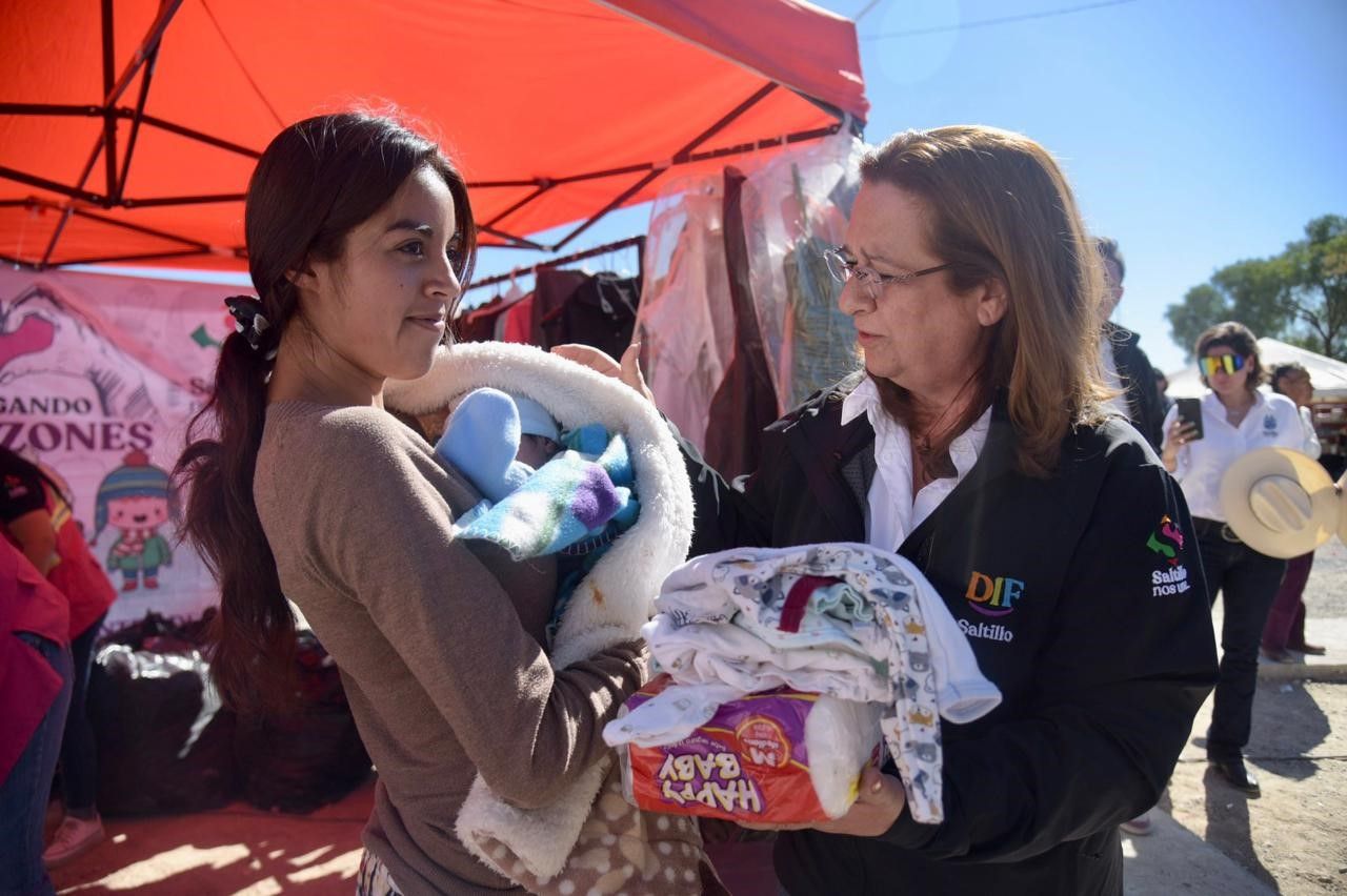 ABRIGA CORAZONES DIF SALTILLO; AGRADECEN APOYO DE LA CIUDADANÍA