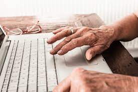 REALIZAR LA SOLICITUD DE PENSIÓN POR CESANTÍA A TRAVÉS DE INTERNET ES CÓMODO Y FÁCIL