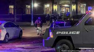 ÚLTIMA HORA DEL TIROTEO EN LA UNIVERSIDAD ESTATAL DE MICHIGAN: TRES ESTUDIANTES MUERTOS Y VARIOS HERIDOS