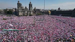 MÁS DE 100.000 PERSONAS PROTESTAN EN MÉXICO CONTRA LAS MODIFICACIONES AL INE