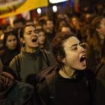 CHOQUE DE TRENES EN GRECIA: PROTESTAS E INDIGNACIÓN EN TODO EL PAÍS TRAS EL ACCIDENTE QUE DEJÓ AL MENOS 57 MUERTOS