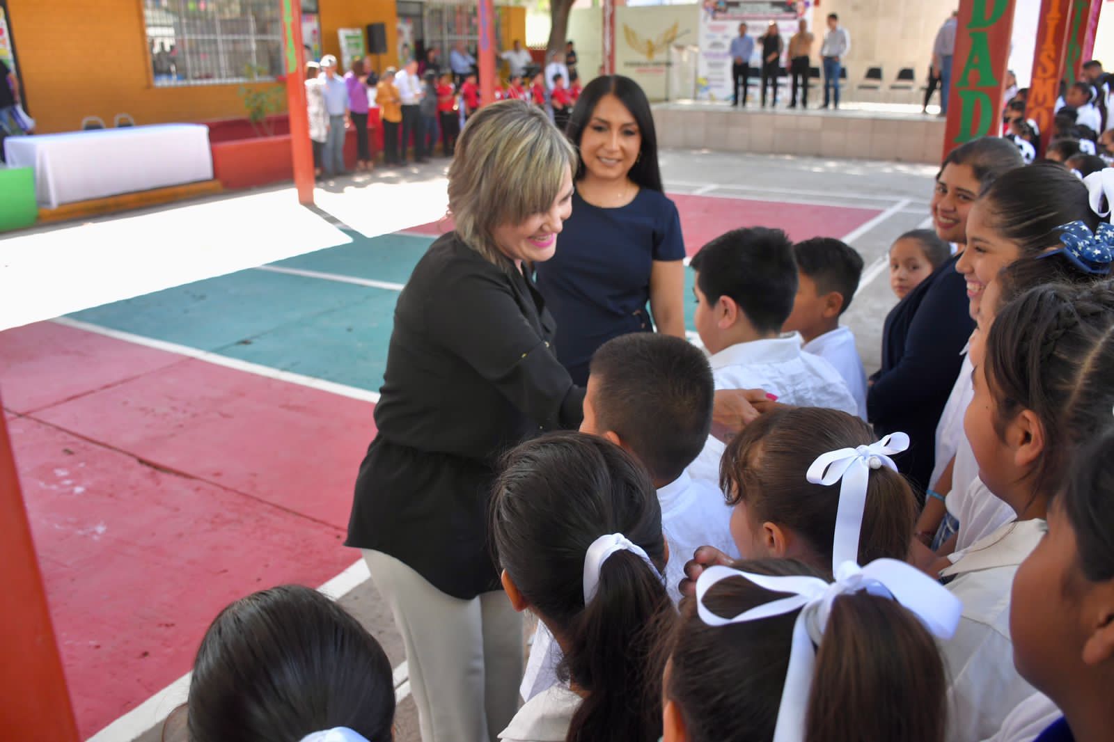 APOYA MUNICIPIO A LA PRIMARIA GUADALUPE BERRUETO DE MENDOZA