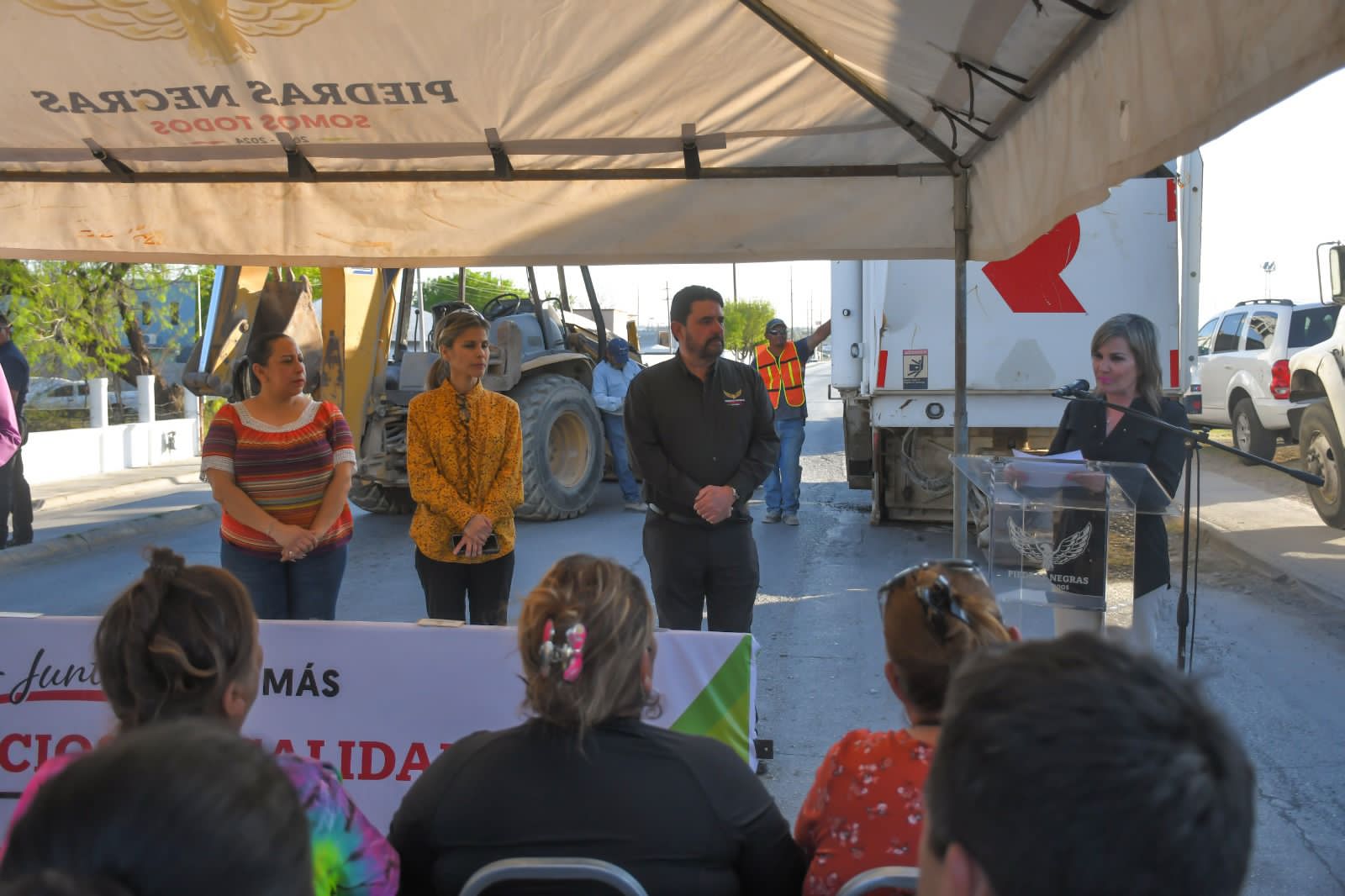 DA ALCALDESA BANDERAZO DE ARRANQUE EN OBRA DE PAVIMENTACIÓN