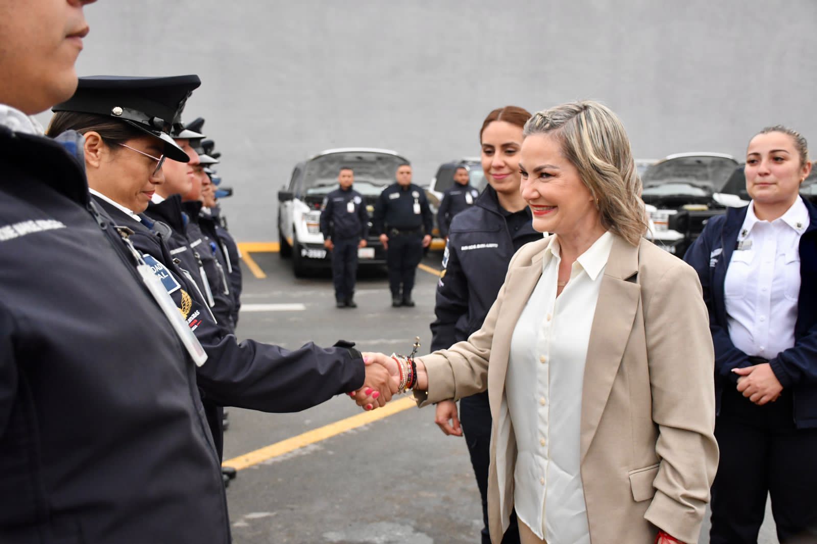 ALCALDESA RECONOCE A POLICÍAS DEL MES