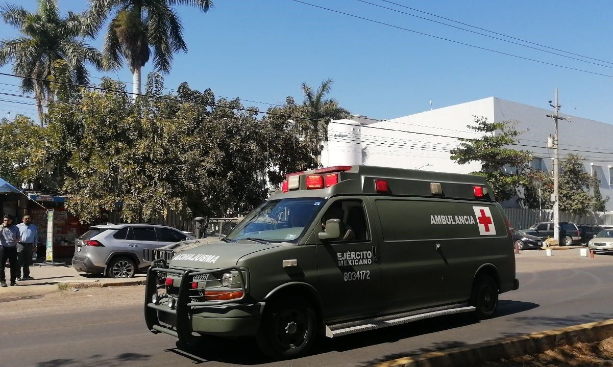 MILITAR DISPARA ARMA POR ACCIDENTE CONTRA SUS COMPAÑEROS; REPORTAN VARIOS HERIDOS EN CULIACÁN