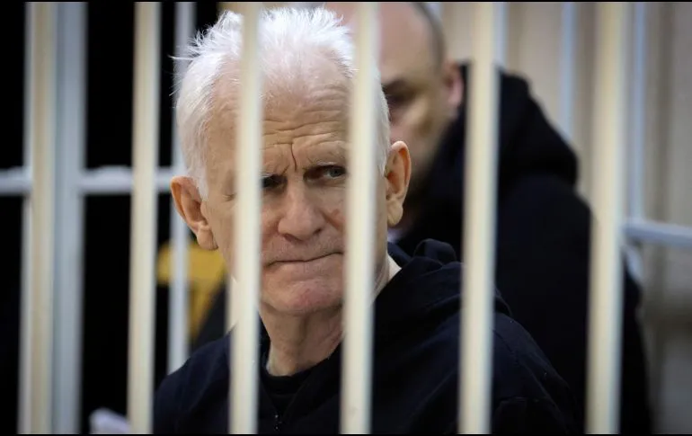 SENTENCIAN AL PREMIO NOBEL DE LA PAZ, ALÉS BIALIATSKI, A 10 AÑOS DE CÁRCEL