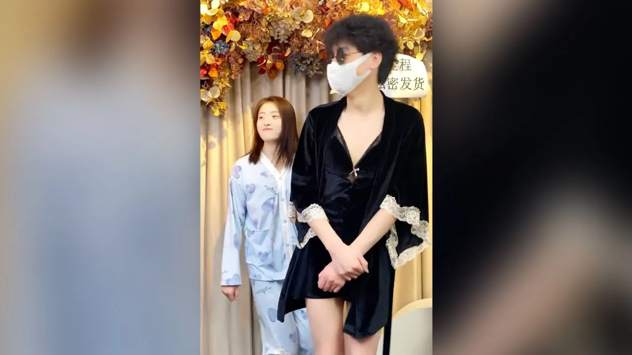 CHINA CENSURA QUE LAS MUJERES MODELEN LENCERÍA, ASÍ QUE LOS HOMBRES LO HACEN