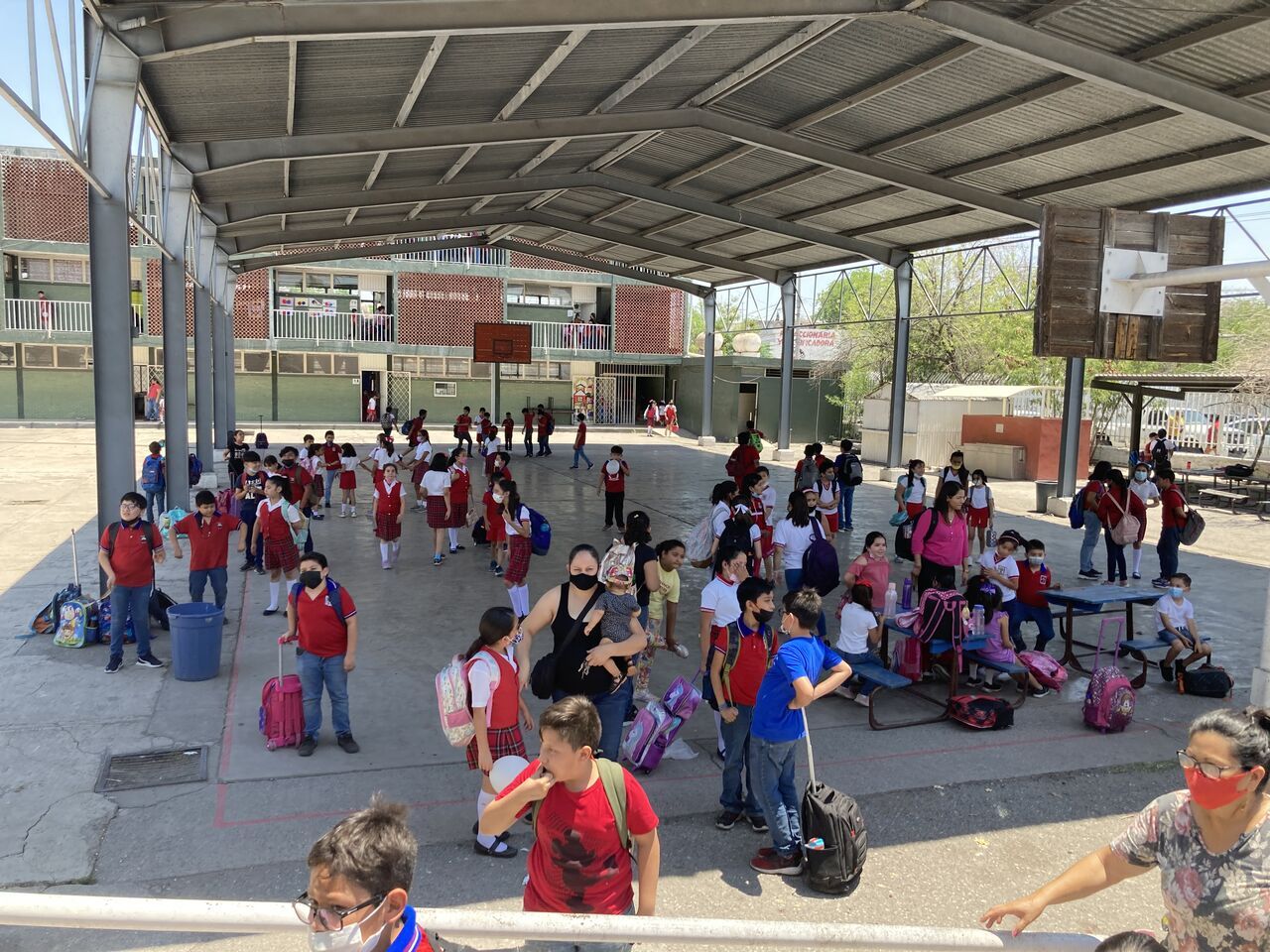 REGLAMENTO DE EDUCACIÓN, CONTEMPLA QUE TODOS LOS NIÑOS DE ESTA CIUDAD VAYAN A LA ESCUELA.