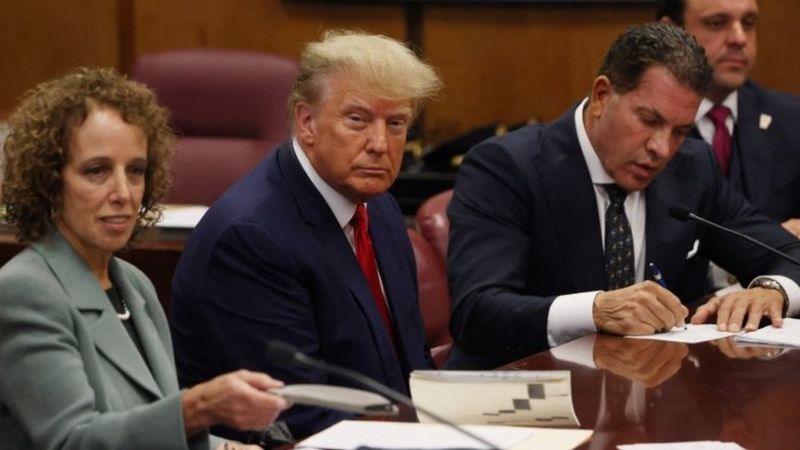 ACUSAN A DONALD TRUMP DE FALSIFICAR INFORMACIÓN PARA OCULTAR DELITOS