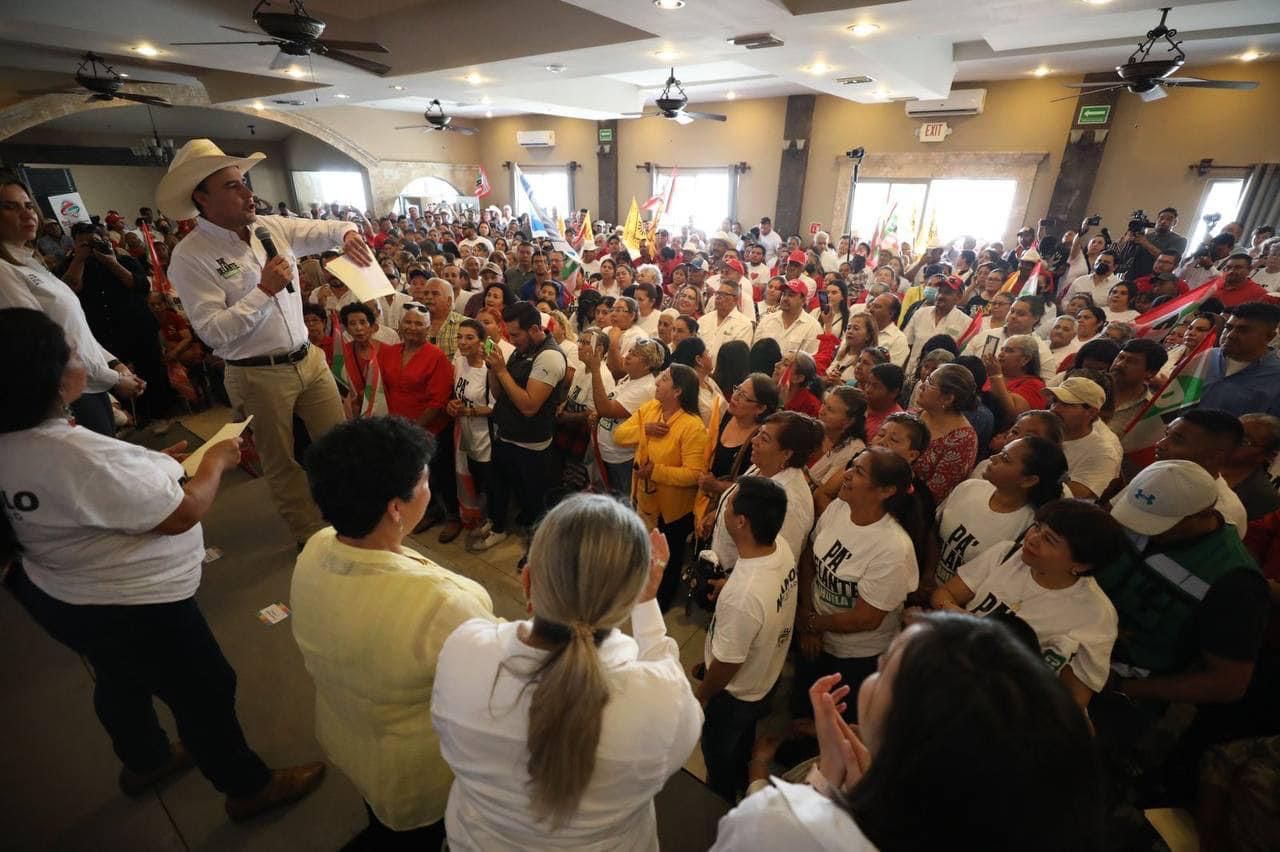 AVANZA MANOLO EN SU RECORRIDO POR EL ESTADO: LLEGA A LA REGIÓN CENTRO DESIERTO