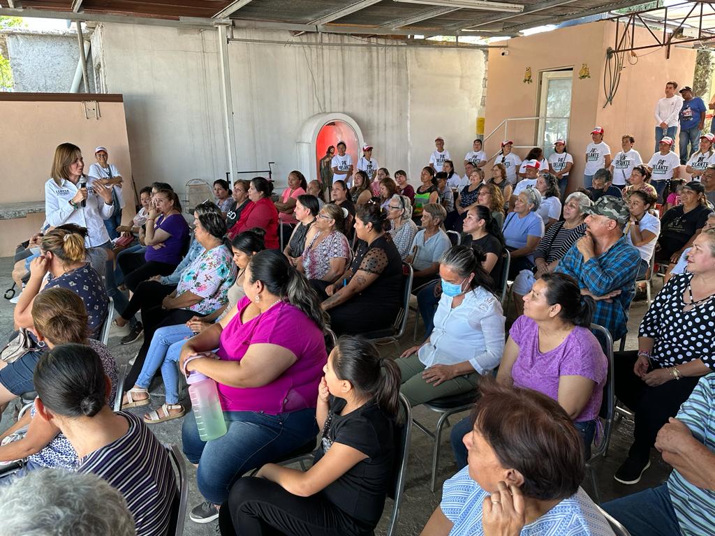 COLINAS TIENE VOZ:  LUPITA OYERVIDES