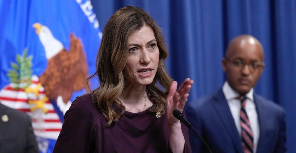 AUDITOR FEDERAL INVESTIGA A LA JEFA DE LA DEA POR DAR CONTRATOS MILLONARIOS A SUS CERCANOS