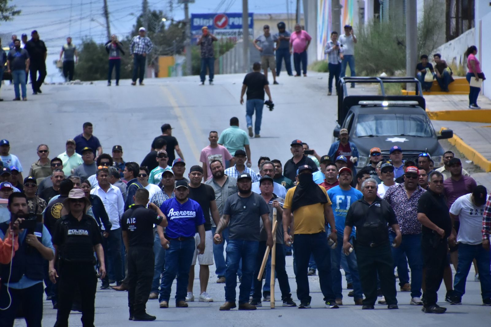 PELEAN SINDICATOS POR LEGITIMACIÓN DE CONTRATO COLECTIVO EN AHMSA, GENERA VIOLENCIA OBRERA EN MONCLOVA