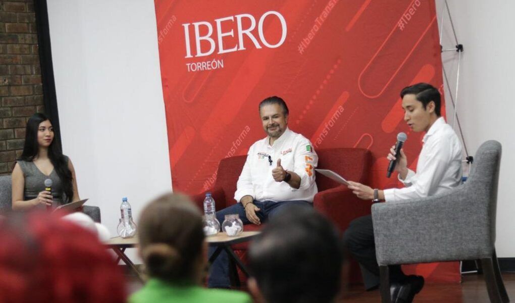 PRESENTA LENIN PÉREZ PROPUESTAS ANTE UNIVERSITARIOS EN COAHUILA