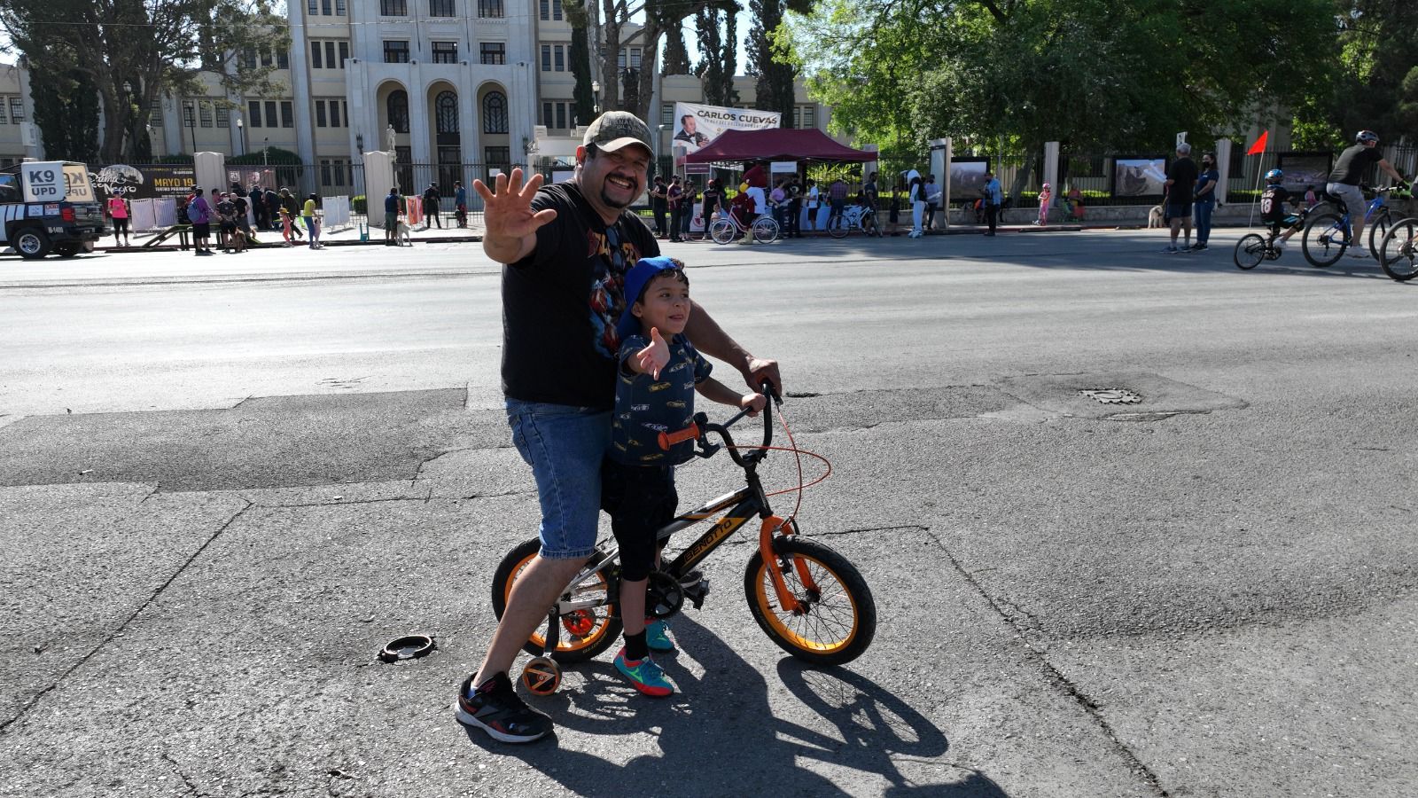 DÉ UN PASEO EN BICI DOBLE EN LA RUTA RECREATIVA