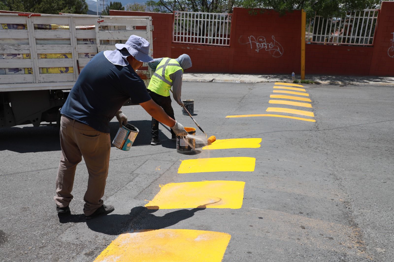 PINTAN REDUCTORES; EXHORTAN A BAJAR VELOCIDAD