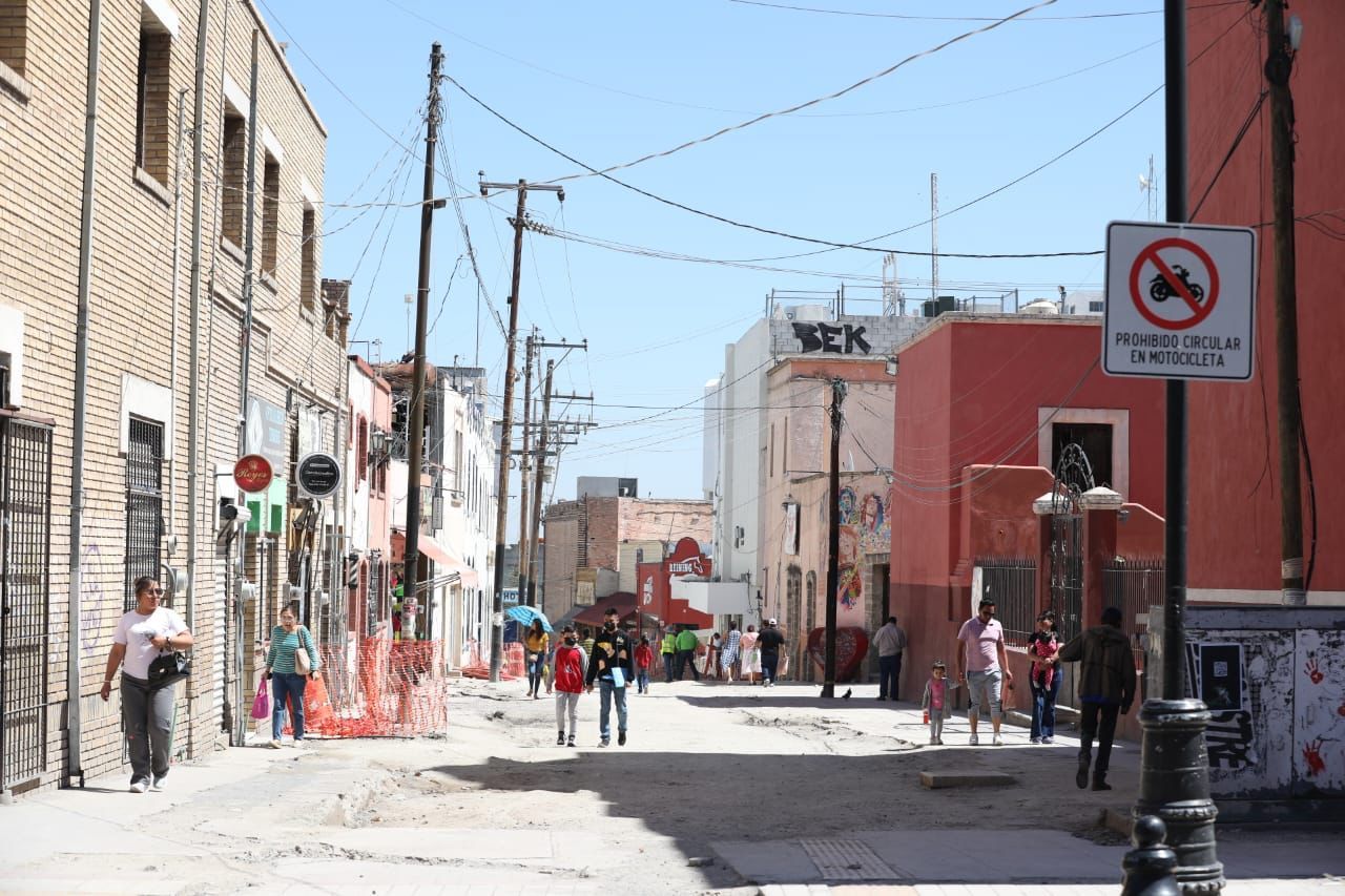 EL MARTES, RETIRARÁ MUNICIPIO POSTES Y CABLES DE ALTA EN DOS TRAMOS PEATONALES
