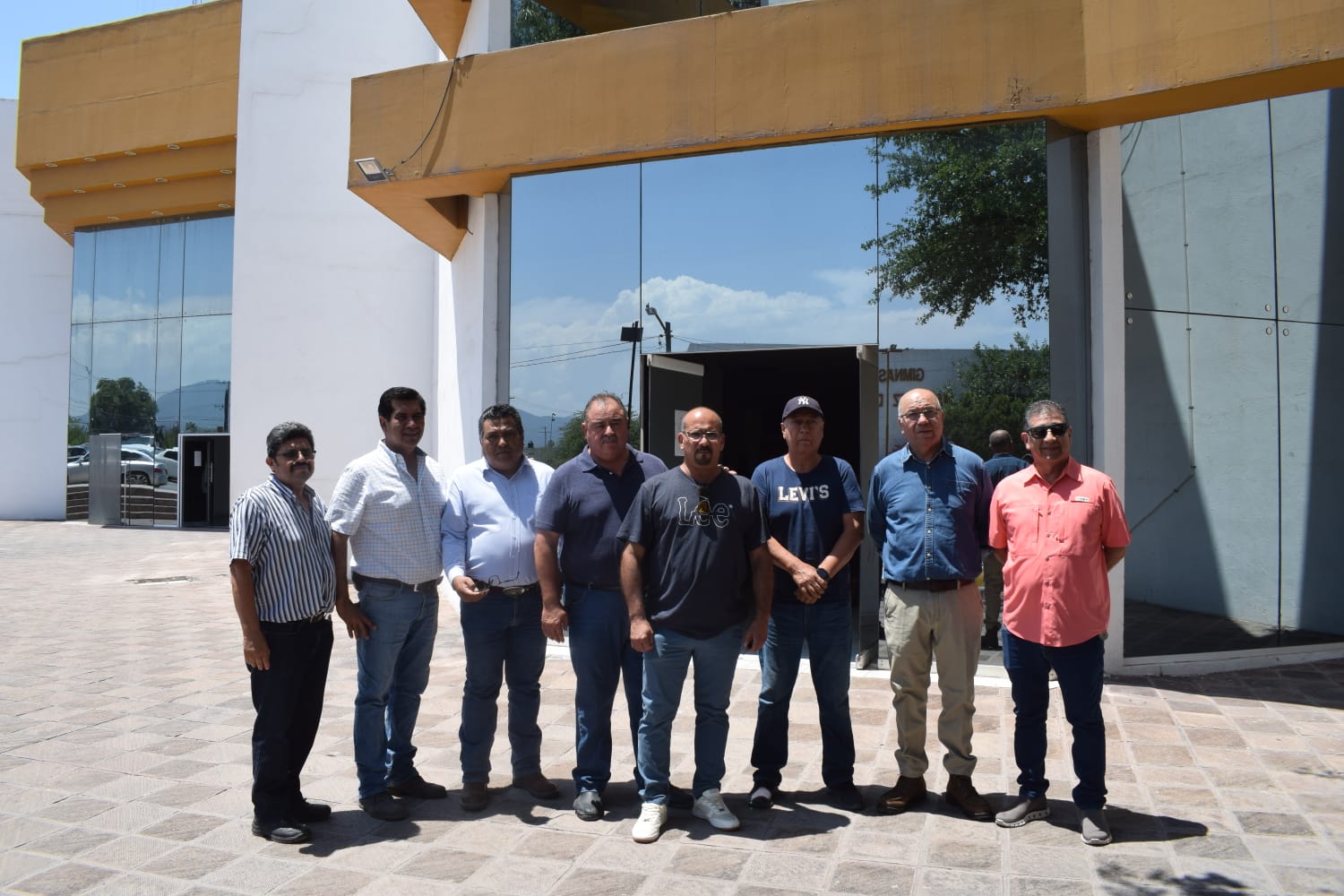 BUSCAN PAGO DE TERMINACIÓN, ENCUENTRAN QUE SINDICATURA EN QUIEBRA DE AH CAMBIO