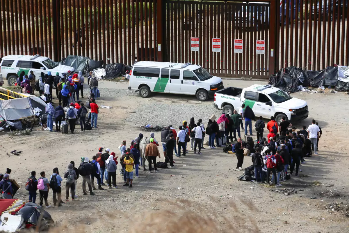 ¿QUÉ ES EL TÍTULO 8, LA NORMATIVA PARA REGULAR LA MIGRACIÓN EN EE.UU. QUE SE IMPLEMENTARÁ TRAS EL TÍTULO 42?