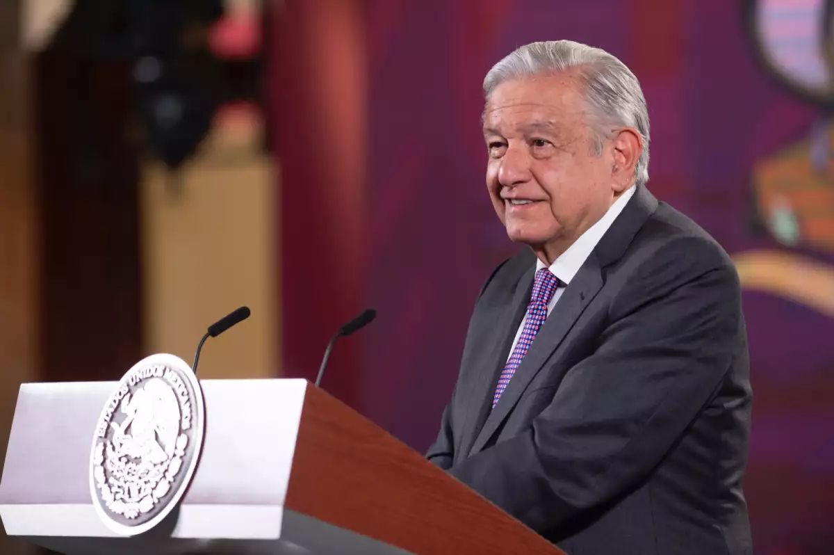 AMLO ‘COQUETEA’ CON COMPRA DE BANAMEX SI LARREA SE BAJA: ‘ES UN NEGOCIO REDONDO’