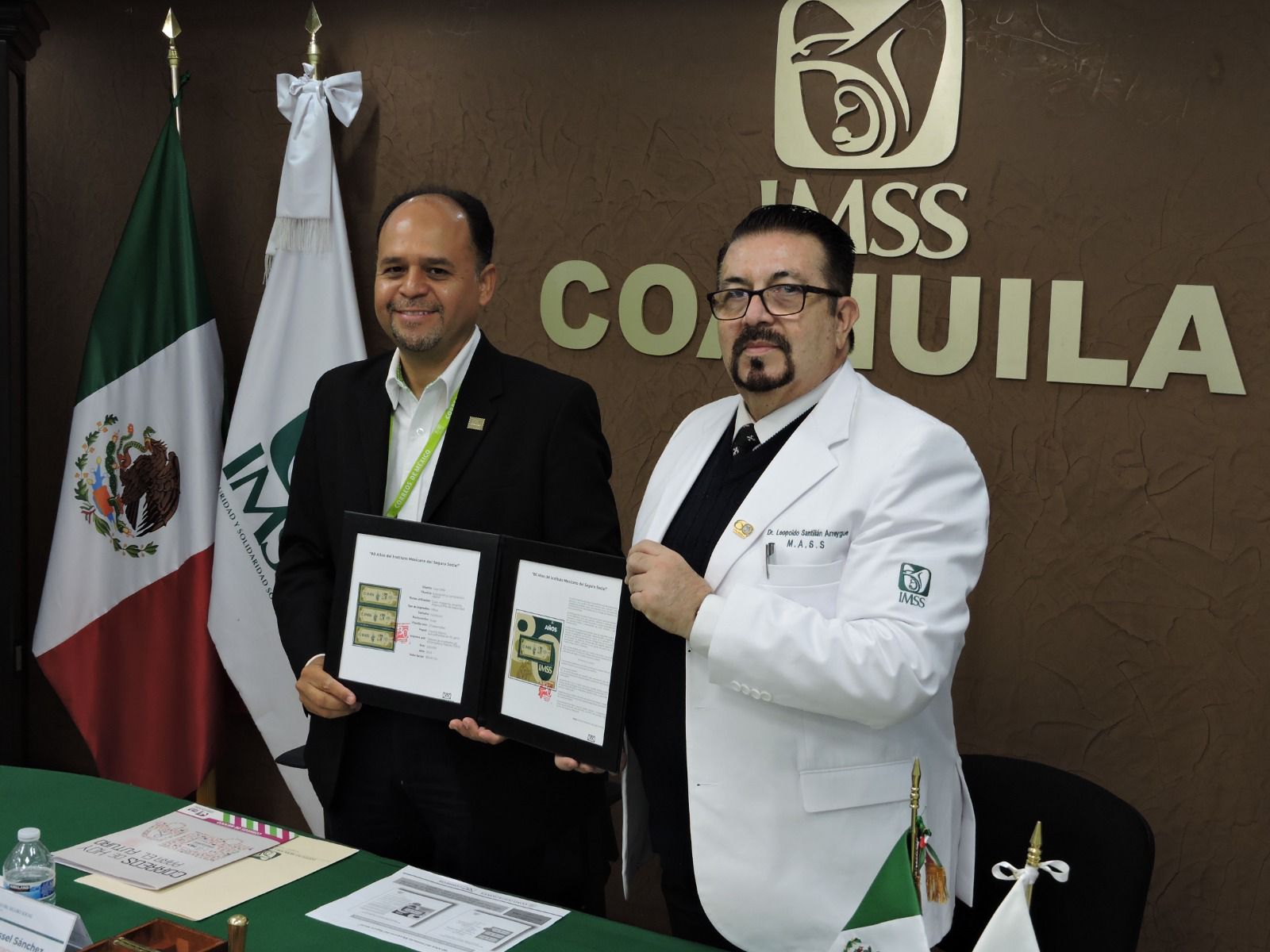 PARTICIPA IMSS COAHUILA EN CEREMONIA DE CANCELACIÓN DE PRIMER DÍA DE EMISIÓN DE LA ESTAMPILLA POSTAL 80 AÑOS DEL IMSS