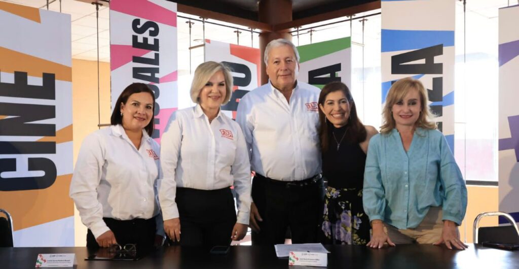 PRESENTA CHEMA FRAUSTRO LA FIESTA INTERNACIONAL DE LAS ARTES (FINA) SALTILLO 446
