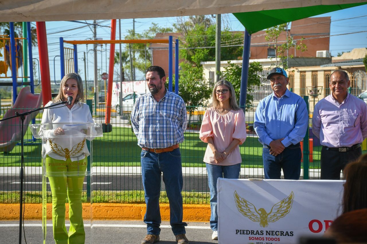 ENTREGA ALCALDESA PLAZOLETA Y LÍNEA VERDE EN VILLAS DEL CARMEN