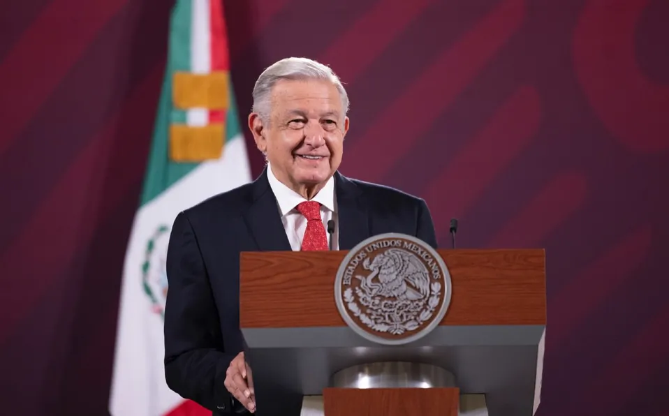 AMLO RECOMIENDA SALIR A TRABAJAR MÁS TEMPRANO PARA EVITAR EL CALOR