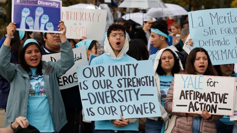 LA DECISIÓN DE LA CORTE SUPREMA DE EE.UU. QUE ELIMINA LA “DISCRIMINACIÓN POSITIVA” POR RAZA EN LAS ADMISIONES UNIVERSITARIAS
