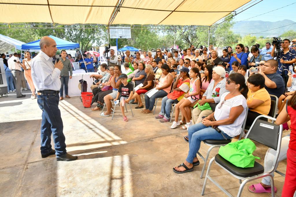 VECINOS LA CALDERÓN, AGRADECEN LES HAYAN LLEVADO EL PAC.