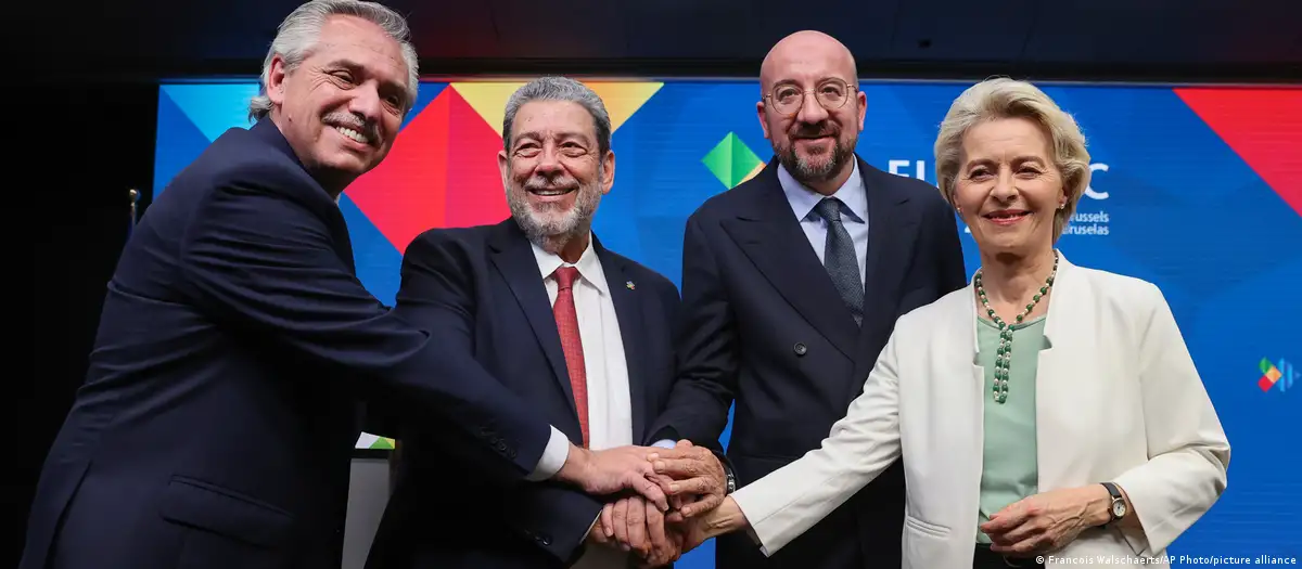 CUMBRE UE-CELAC: «SE ABRE UNA PÁGINA NUEVA