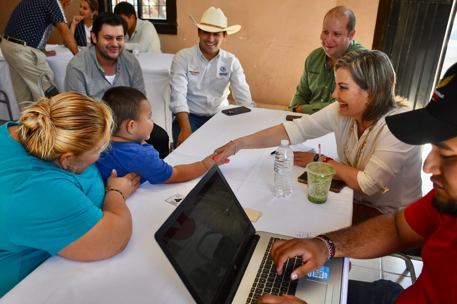 RECIBEN EN SAN ISIDRO, PROGRAMA “MIÉRCOLES CONTIGO EN LOS EJIDOS”