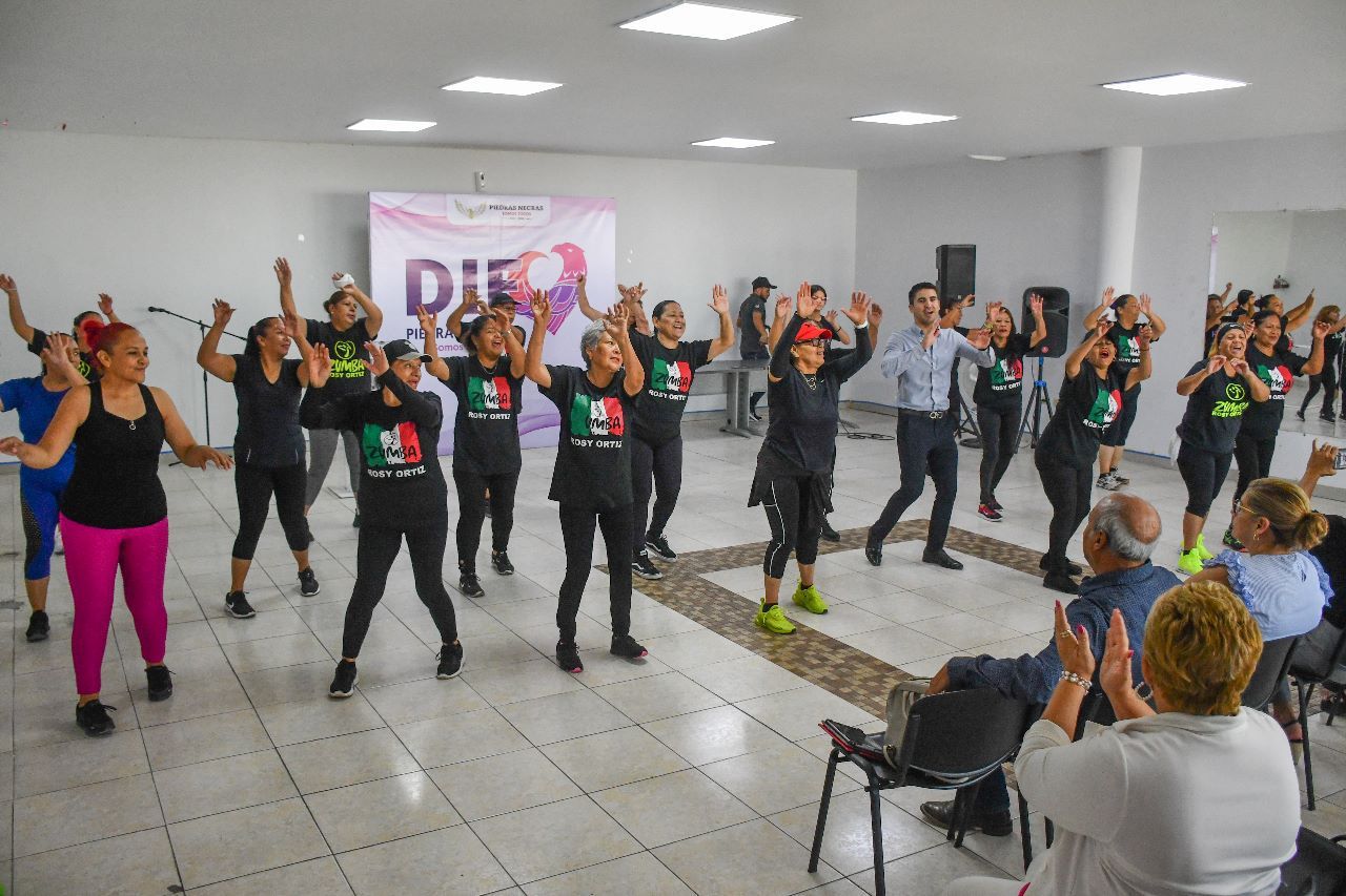 CLAUSURA ALCALDESA RETO DE ZUMBA EN DIF MUNICIPAL