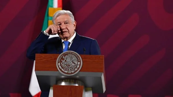 INE ME LIMITA INFORMAR QUE RUFIANES ACECHAN PARA QUITARLE AL PUEBLO SU FUTURO: AMLO