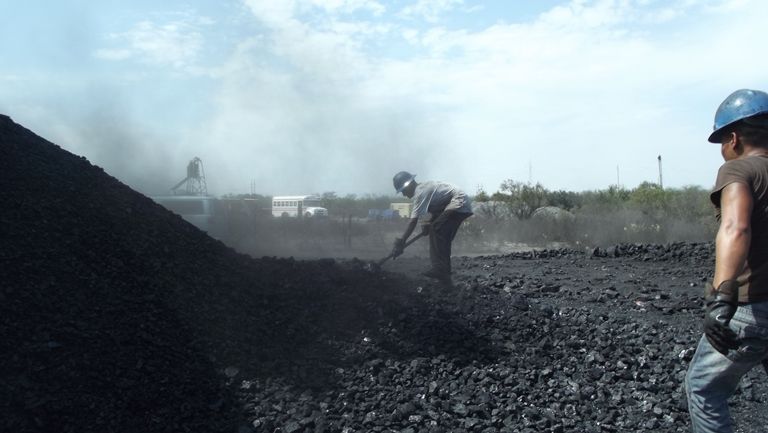 CARBONERA DE COAHUILA DONDE MURIERON DOS MINEROS OPERABA ILEGALMENTE: STPS