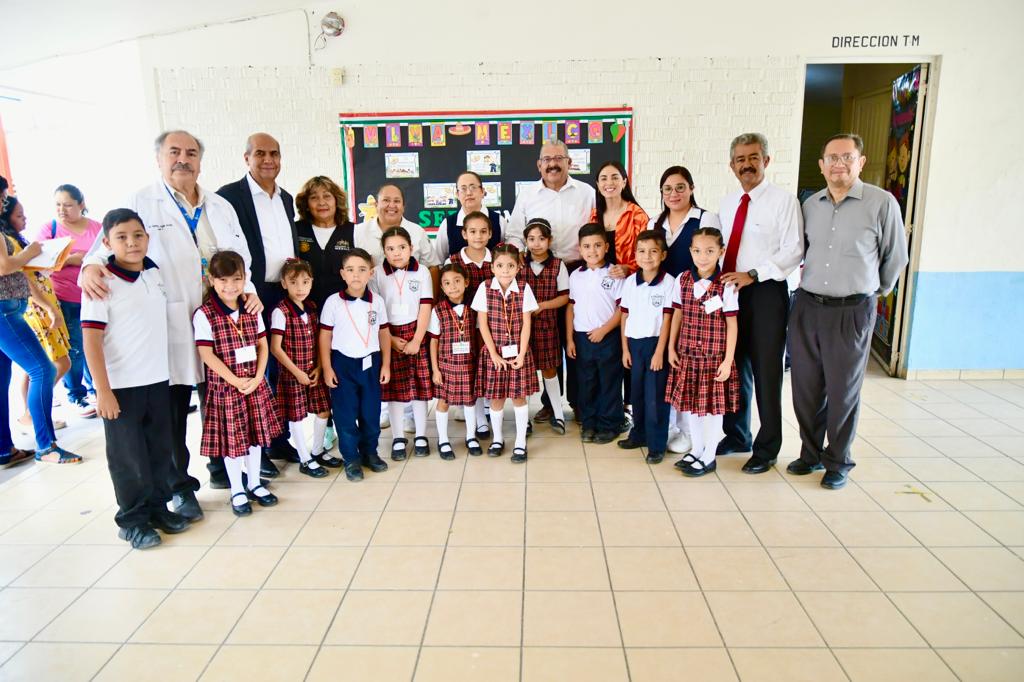 ALCALDE PONE EN MARCHA, BRIGADA DE VACUNACIÓN EN ESCUELA