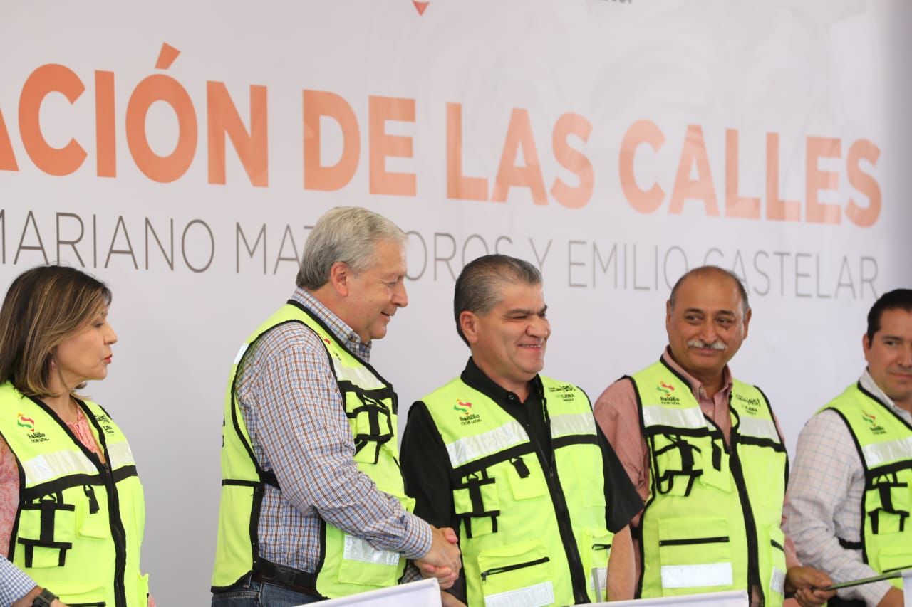 ARRANCAN CHEMA FRAUSTRO Y RIQUELME REPAVIMENTACIONES EN ZONA CENTRO
